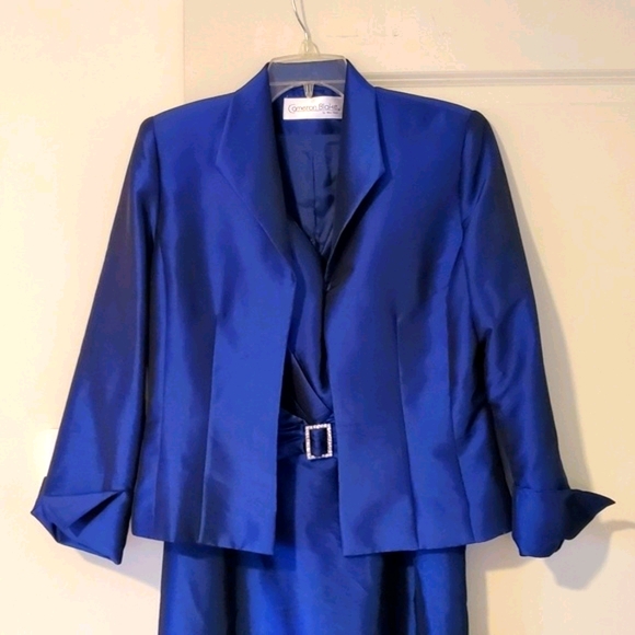 Cameron Blake By Mon Cheri - Picture 4 of 7